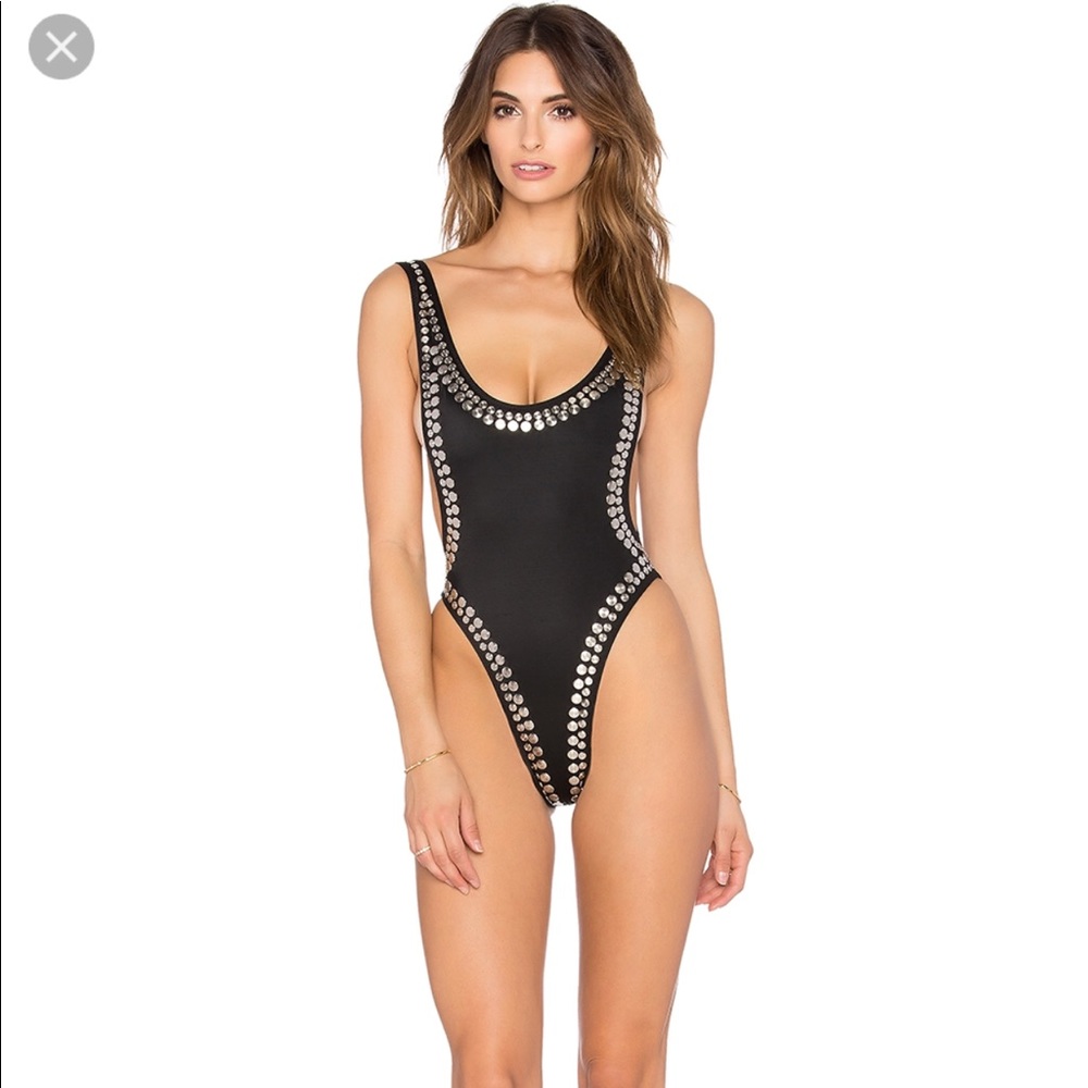 ISO NORMA KAMALI ONE PIECE!